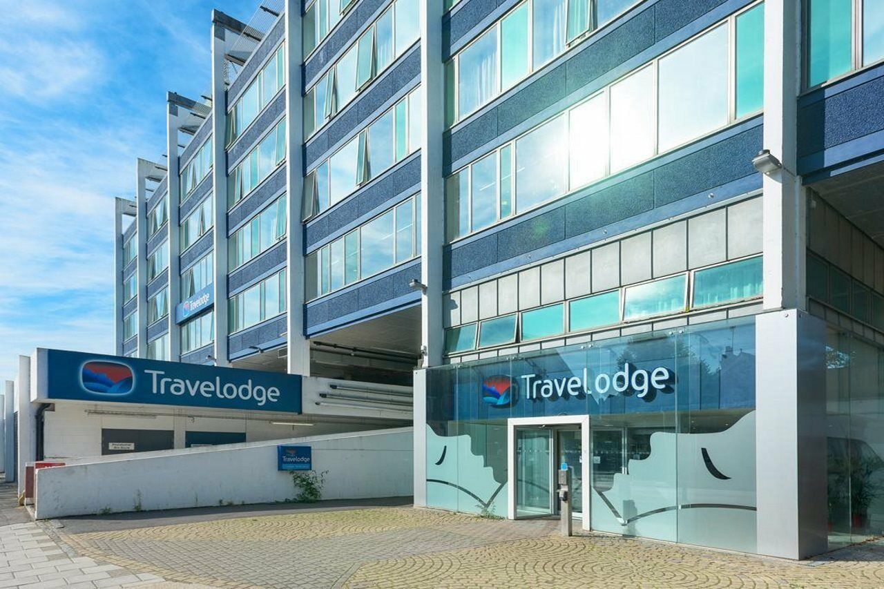 Travelodge London Teddington Extérieur photo