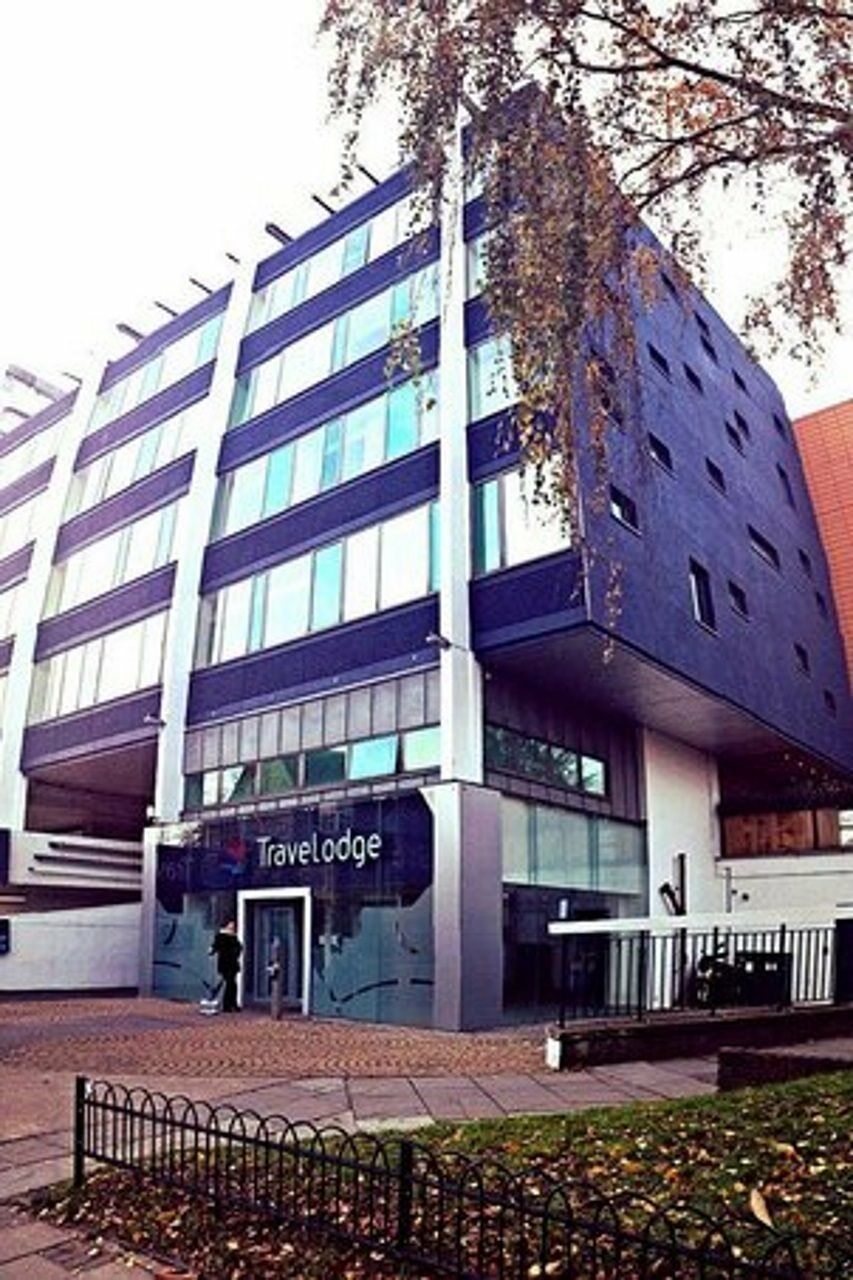Travelodge London Teddington Extérieur photo